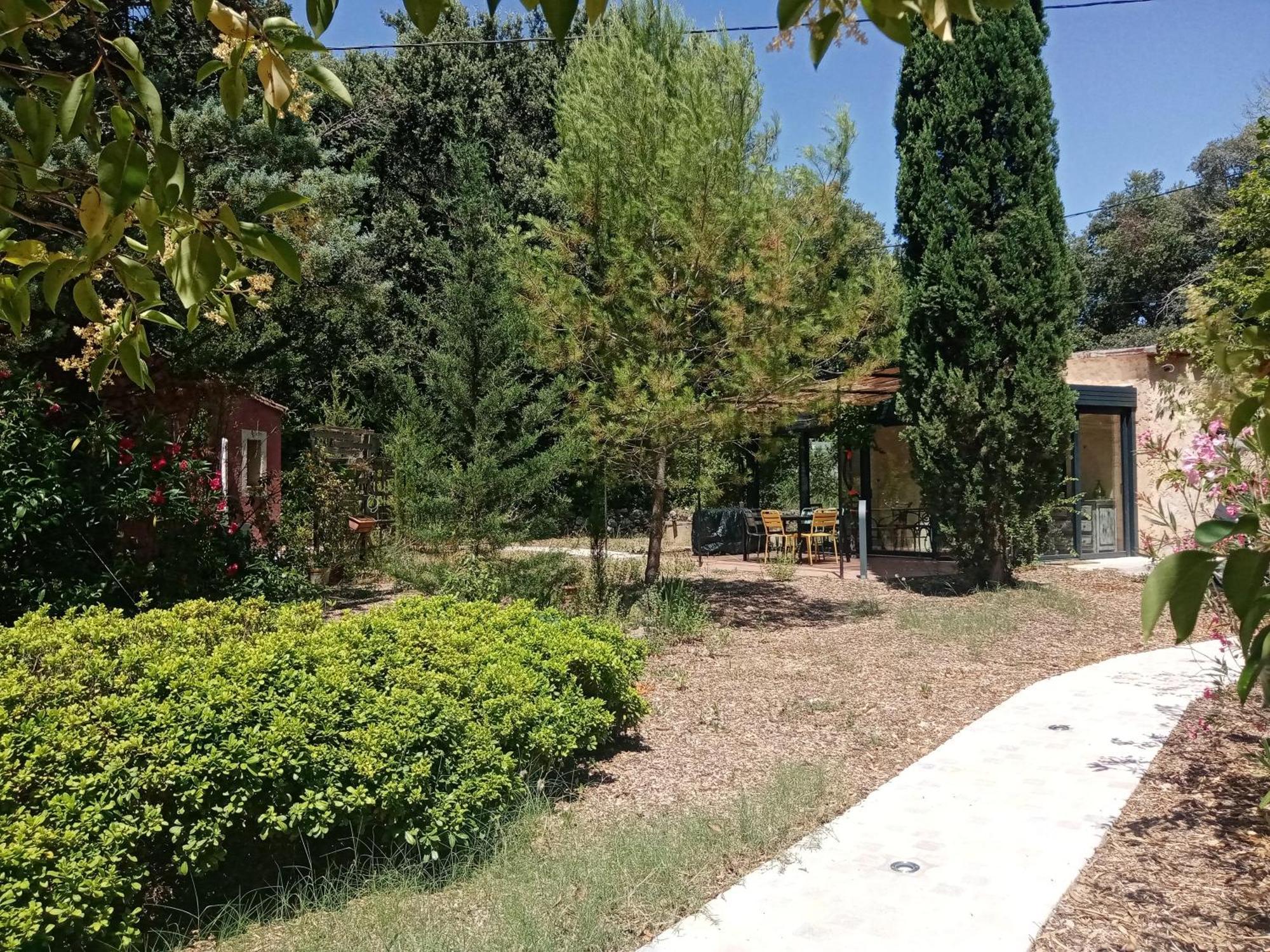 Pignans 圣皮埃尔农舍旅馆酒店 外观 照片